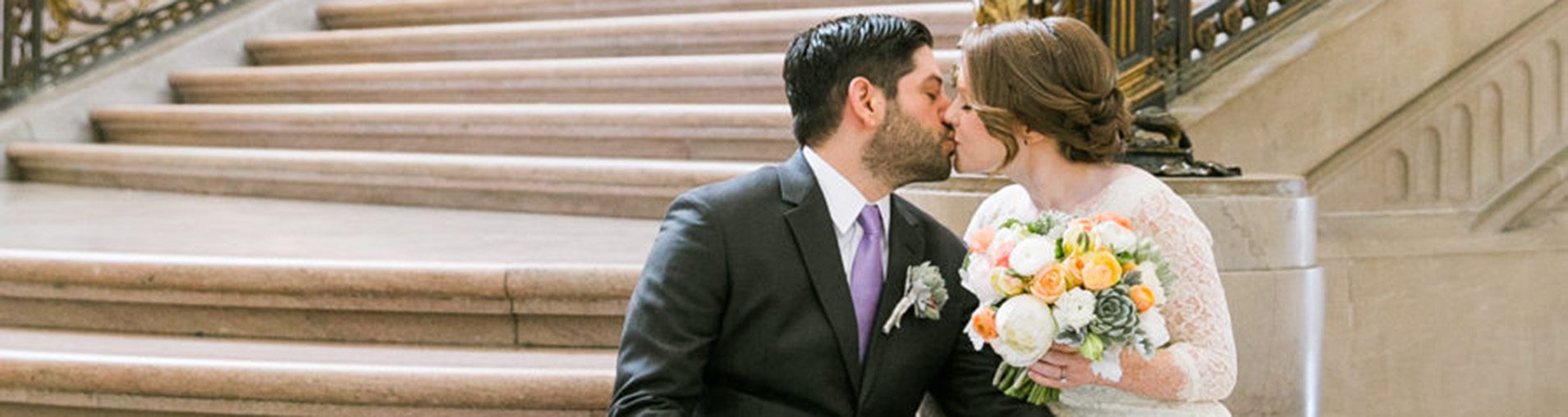 |||||casal-comemorando-transformação-de-união-estável-para-casamento-civil|