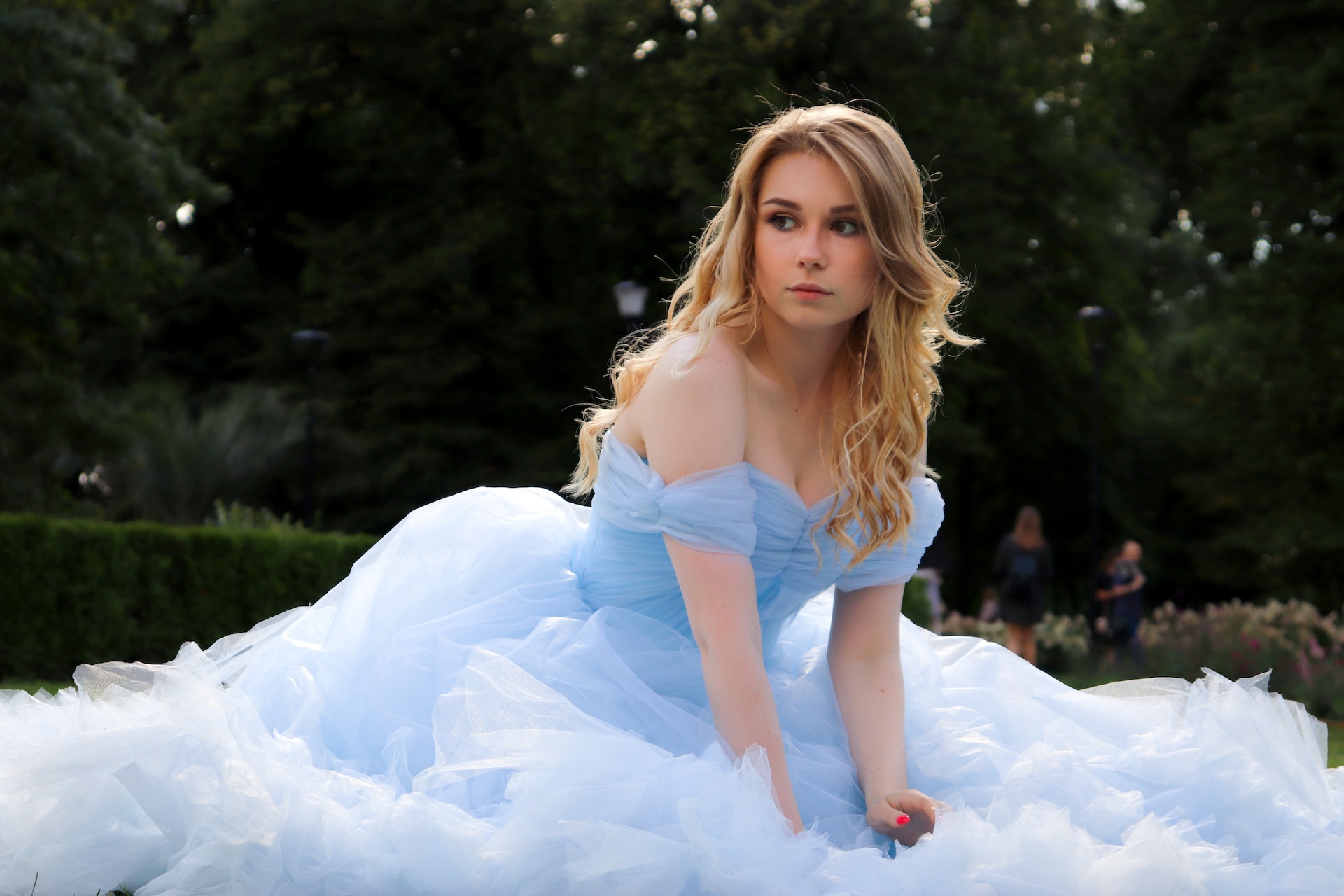 Vestido de noiva com cor: azul em diferentes tonalidades