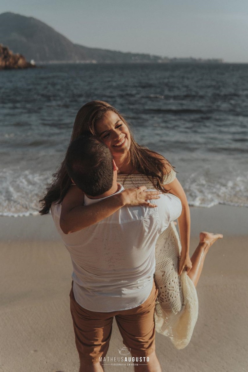 vestido para pré-wedding em tricô com textura e fluidez