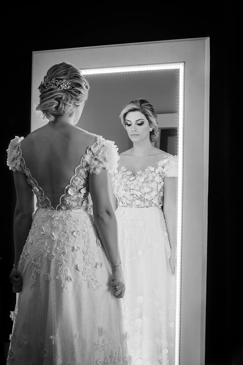 vestido de noiva com decote nas costas