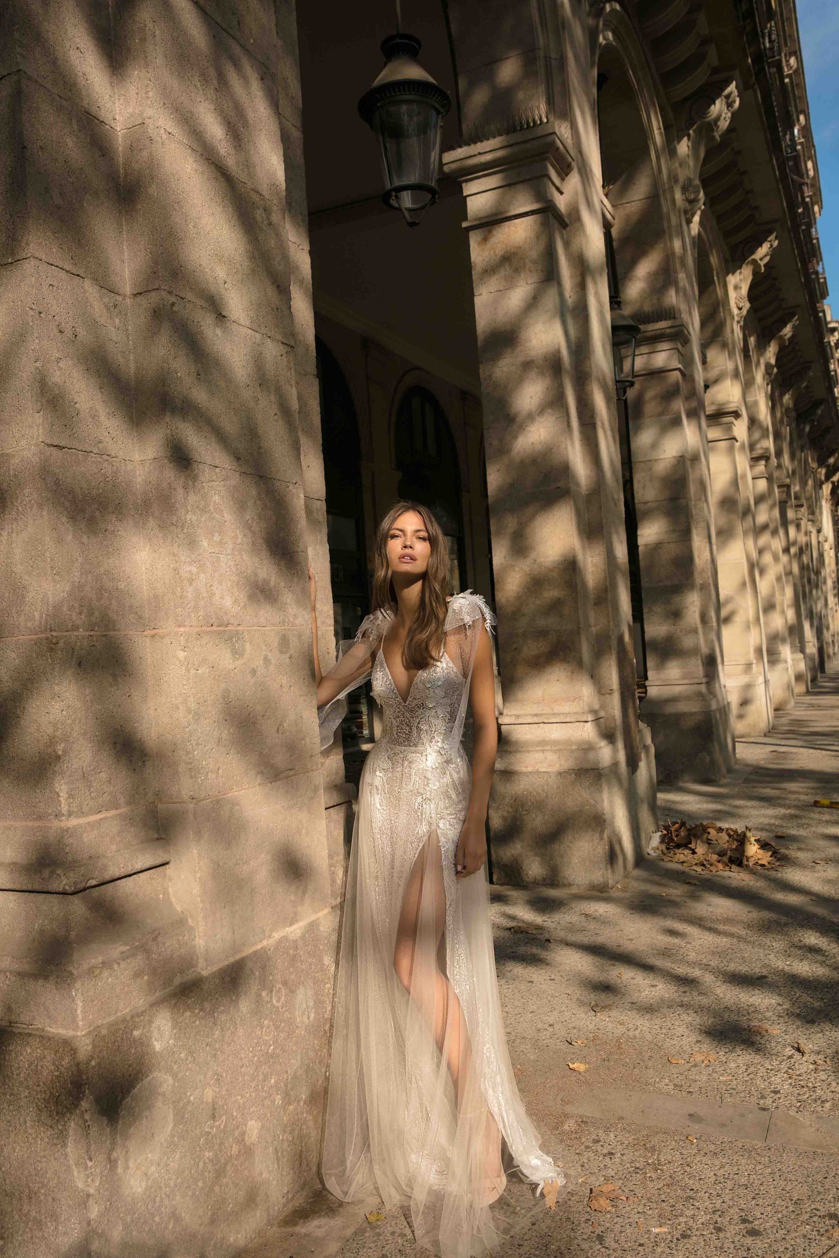 vestido de noiva com fenda na saia