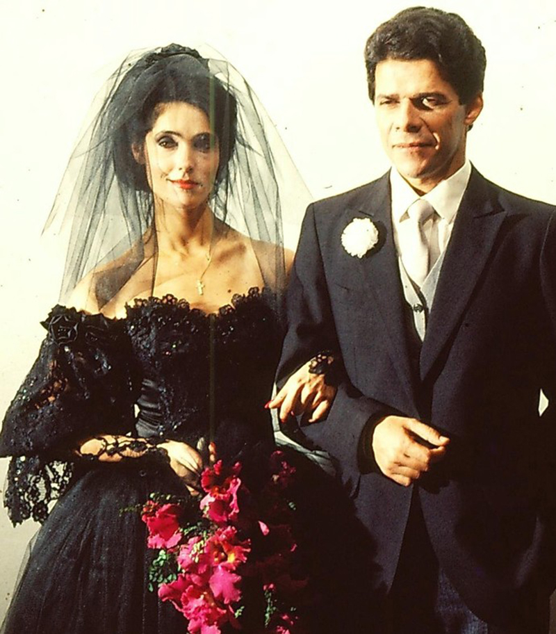 vestido de noiva das novelas Selva de Pedra Fernanda vestido preto