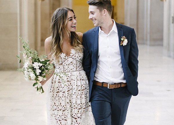 |casal-após-cerimônia-de-casamento-civil-no-cartório|vestido-para-casamento-civil-no-cartório|macacão-branco-para-noiva-de-casamento-civil|vestido-nude-para-casamento-civil|casal-após-cerimônia-de-casamento-civil-no-cartório|vestido-para-casamento-civil-no-cartório|vestido-para-casamento-civil-no-cartório|vestido-para-casamento-civil-no-cartório|casal-após-cerimônia-de-casamento-civil-no-cartório|vestido para casamento civil no cartório|vestido para casamento civil no cartório|||vestido para casamento civil no cartório|vestido para casamento civil no cartório|vestido para casamento civil no cartório|vestido para casamento civil no cartório|vestido para casamento civil no cartório||Imagem de uma mulher com terninho branco