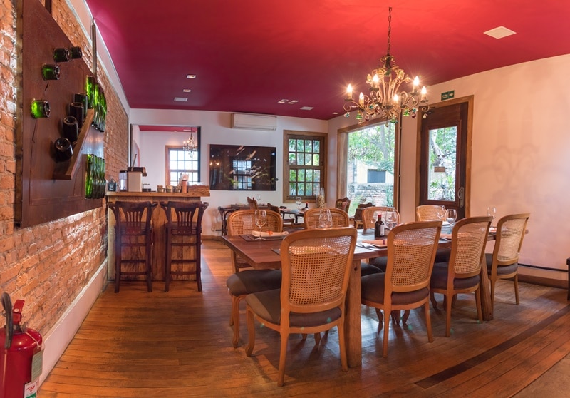 Vila das Meninas: noivado intimista em SP