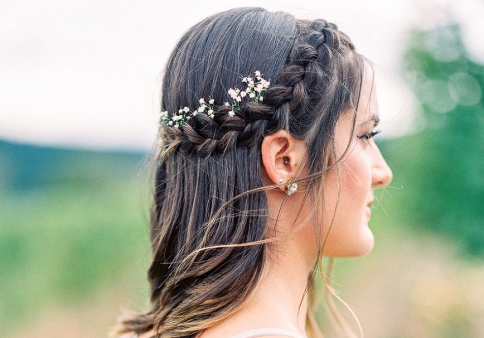 Penteado moderno para cabelos curtos em casamento